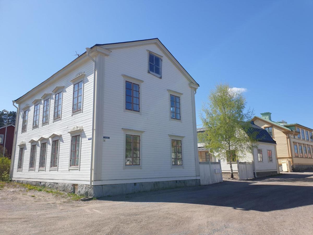 Vaelrenoverad Fin Laegenhet I Charmigt Omrade Söderhamn Exterior foto